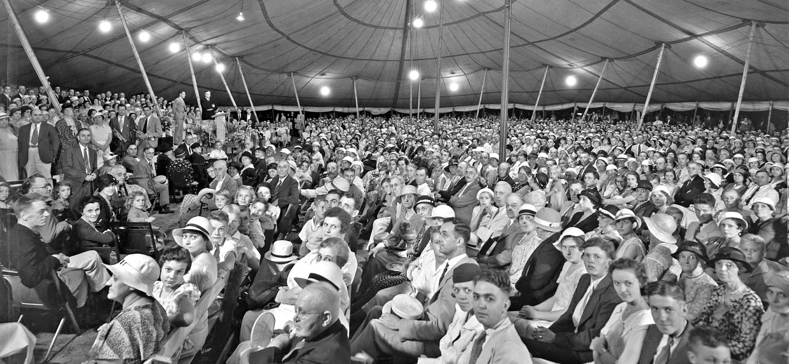 Tent_revival_1933